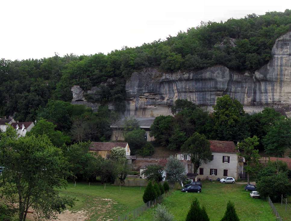 Abri Pataud. Gisement du Pataud - La Croze de Tayac -Abri Movius. Франция.